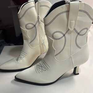 White Western-Style Women's Boots